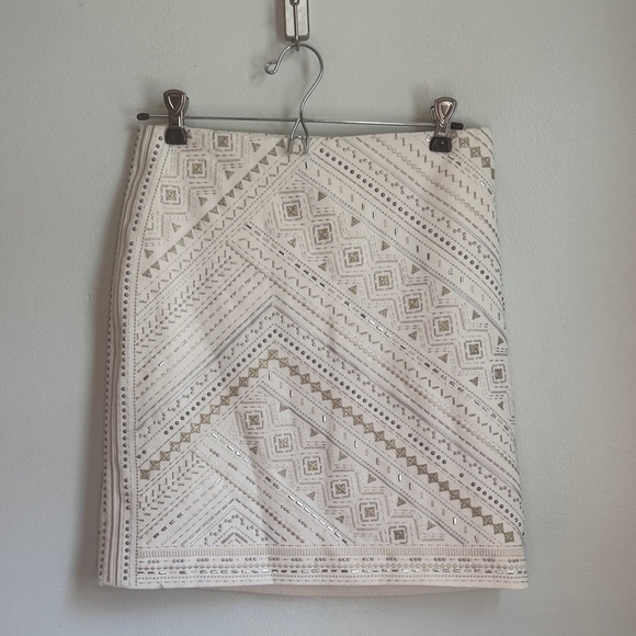 White House Black Market Dresses & Skirts - White House Black Market 0 White and Gold Geometric Pencil Skirt